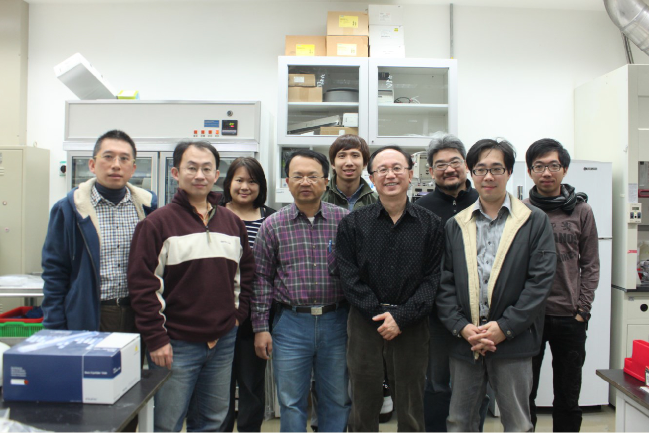 Dr. Tien-Hsien Chang and his team members. Dr. Tien-Hsien Chang and his team members.