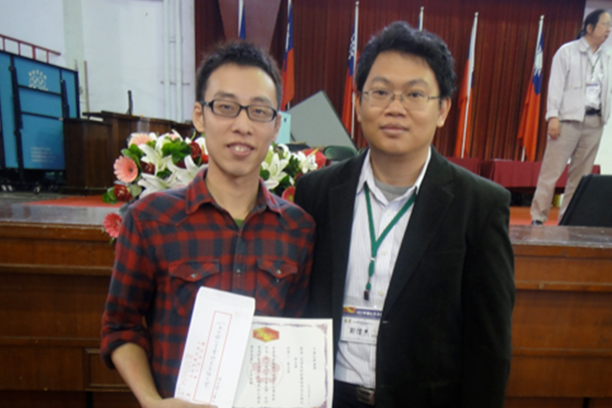 本中心研究生蔡志偉榮獲2012中國化學會研究生論文獎