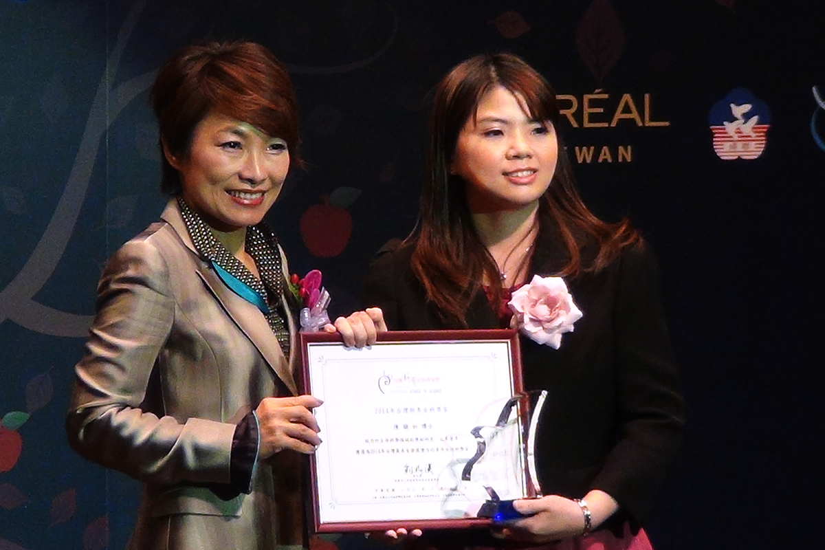 陳韻如老師榮獲2014年第七屆台灣傑出女科學家新秀獎
